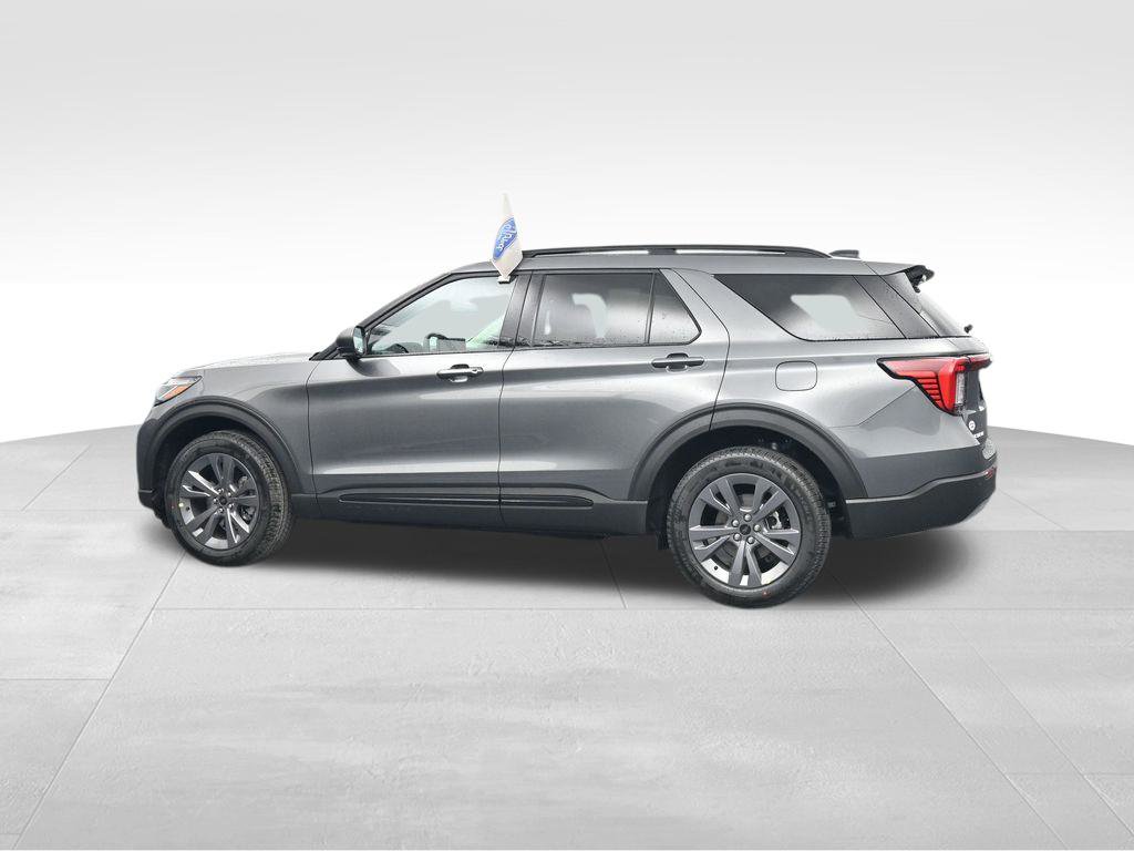 New 2026 Ford Explorer Active image 5