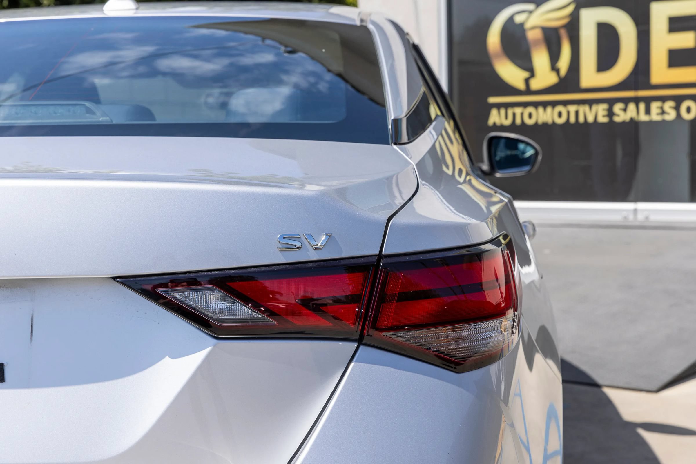 Used 2022 Nissan Sentra SV w/ Trunk Package FWD image 11