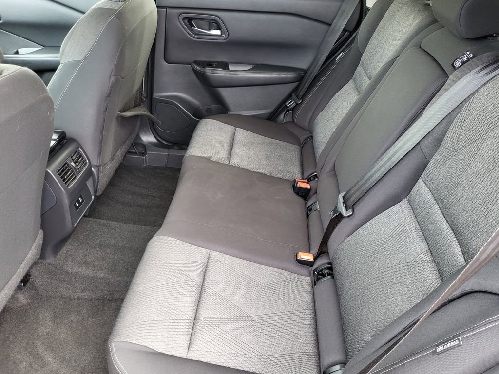 Used 2024 Nissan Rogue SV image 18