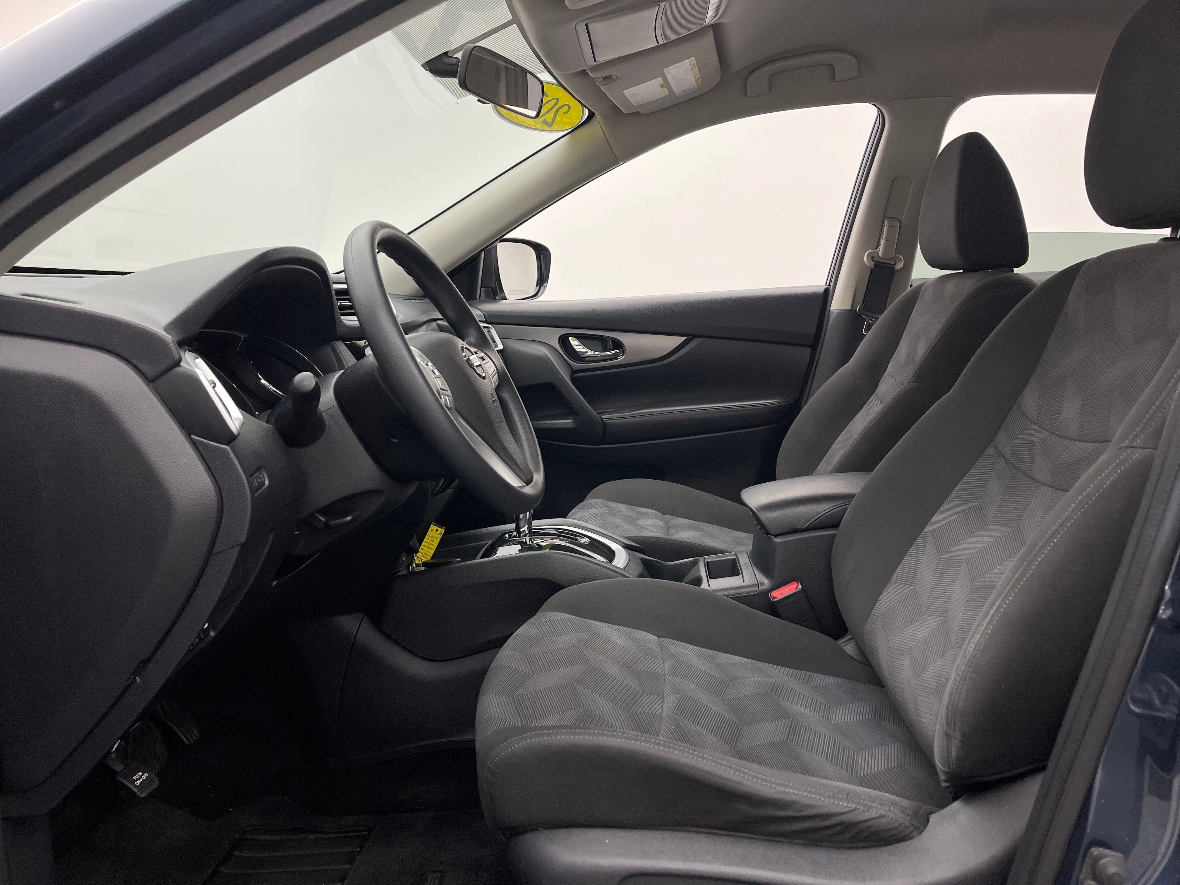 Used 2016 Nissan Rogue SV AWD/4WD image 15