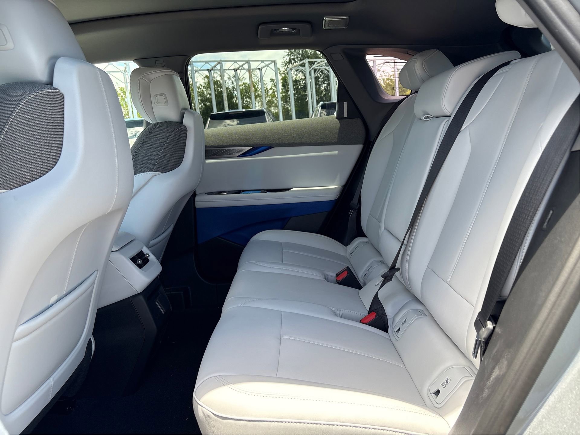 New 2026 Cadillac Optiq Luxury 1 RWD image 10