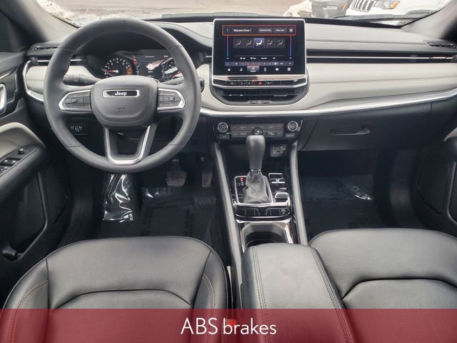 Used 2024 Jeep Compass Limited image 33
