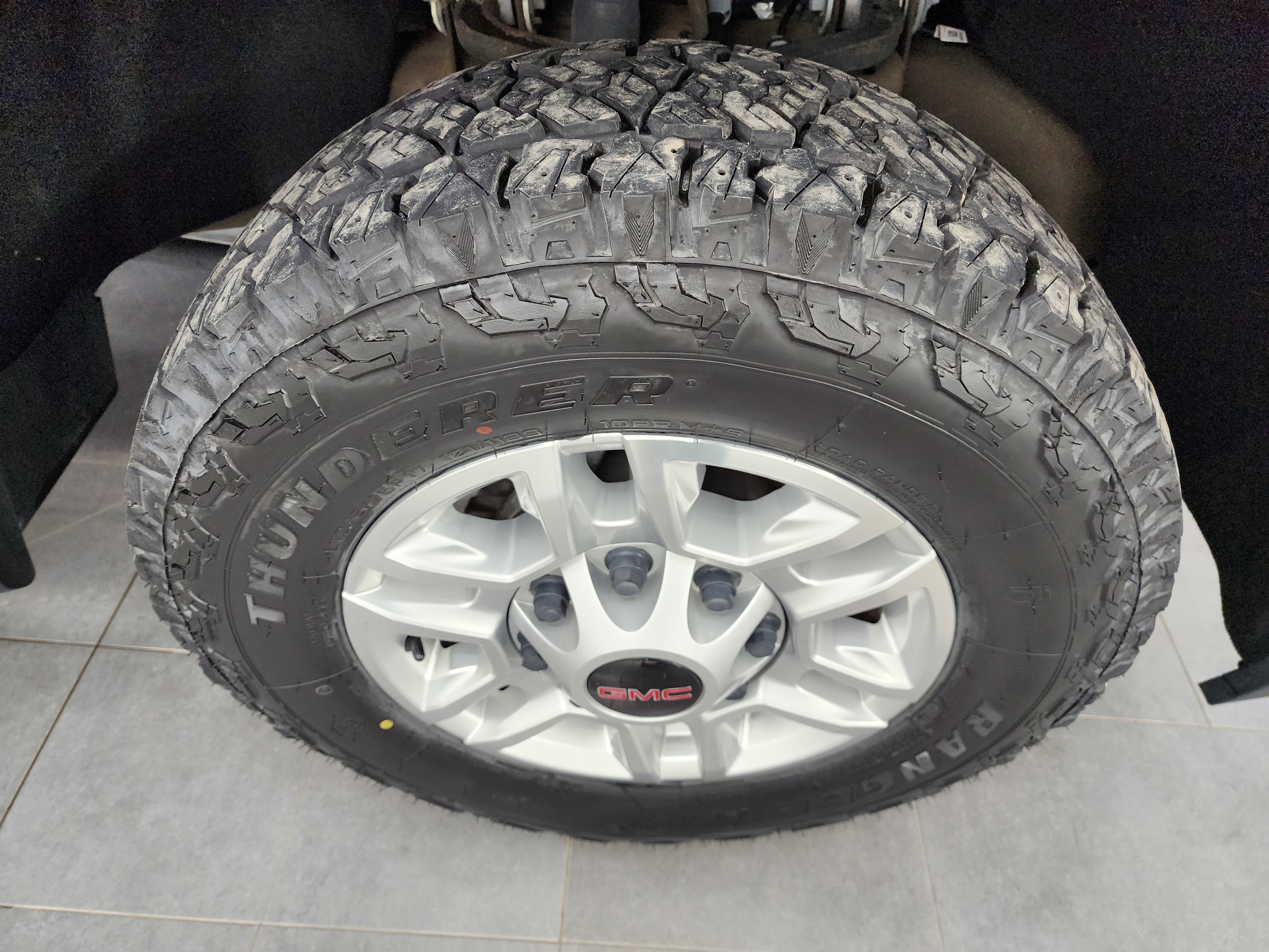 Used 2023 GMC Sierra 2500 SLE w/ SLE Convenience Package image 3