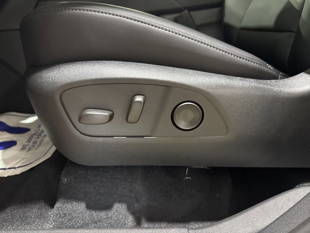 New 2025 GMC Acadia Elevation w/ Elevation Premium Package image 18