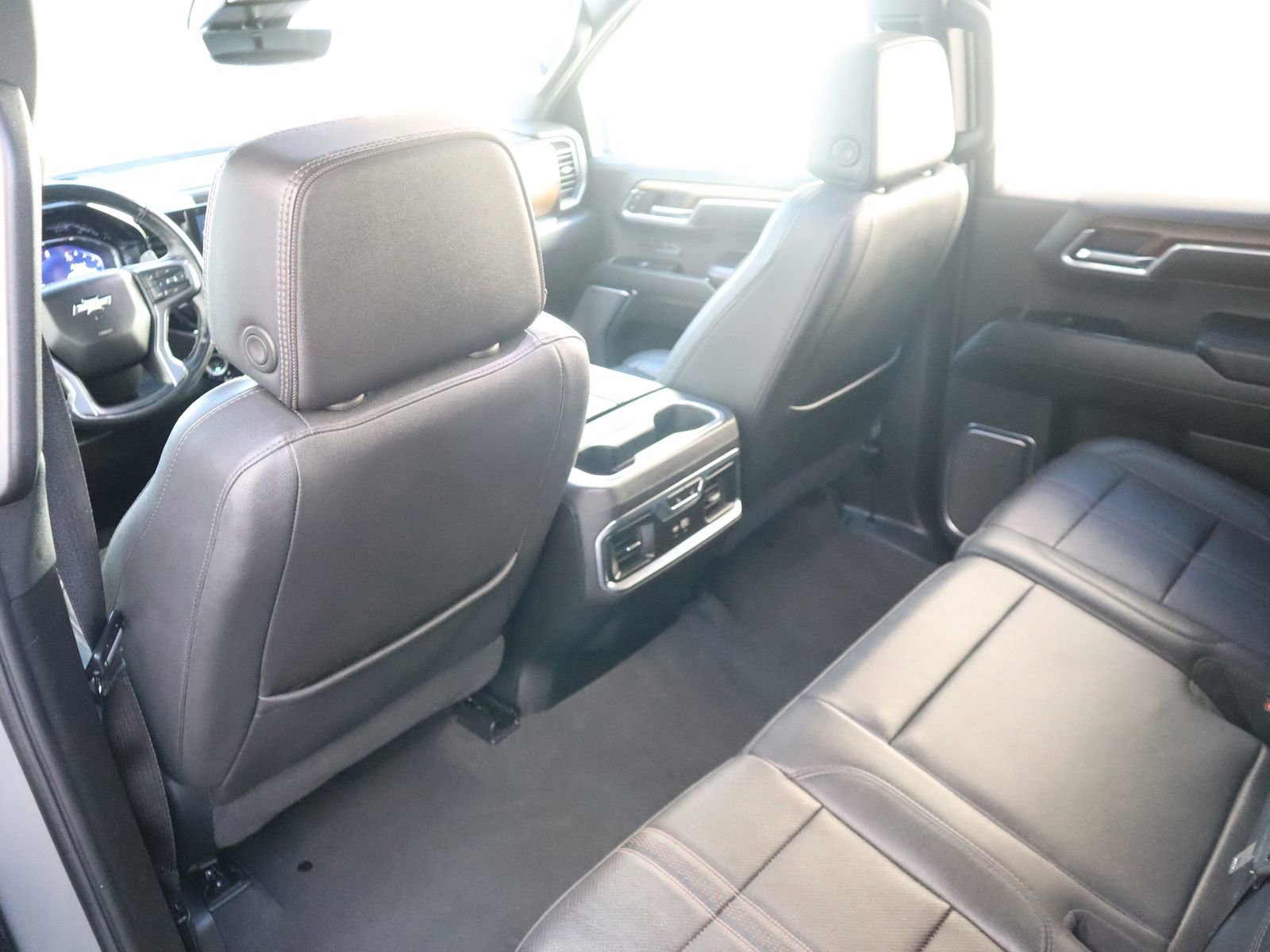 Used 2023 Chevrolet Silverado 1500 High Country w/ High Country Premium Package image 45