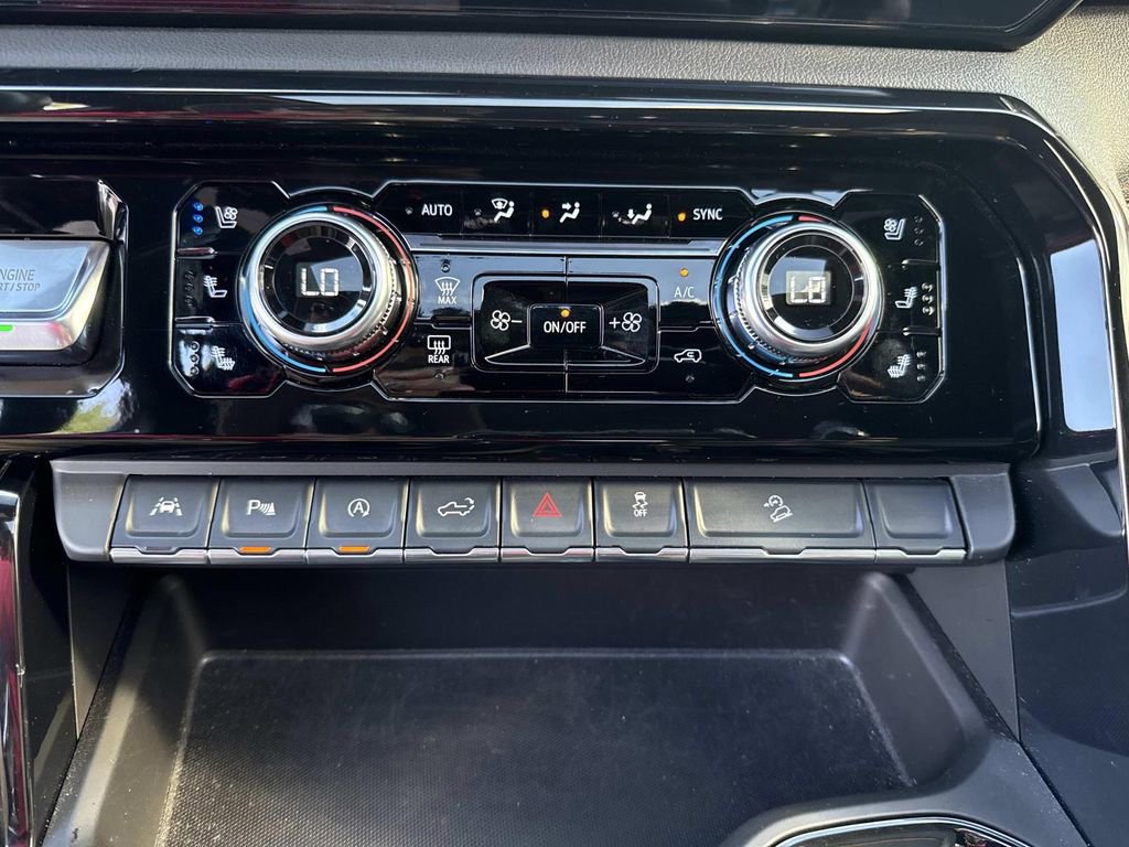 Used 2025 GMC Sierra 1500 AT4 w/ AT4 Premium Package AWD/4WD image 38