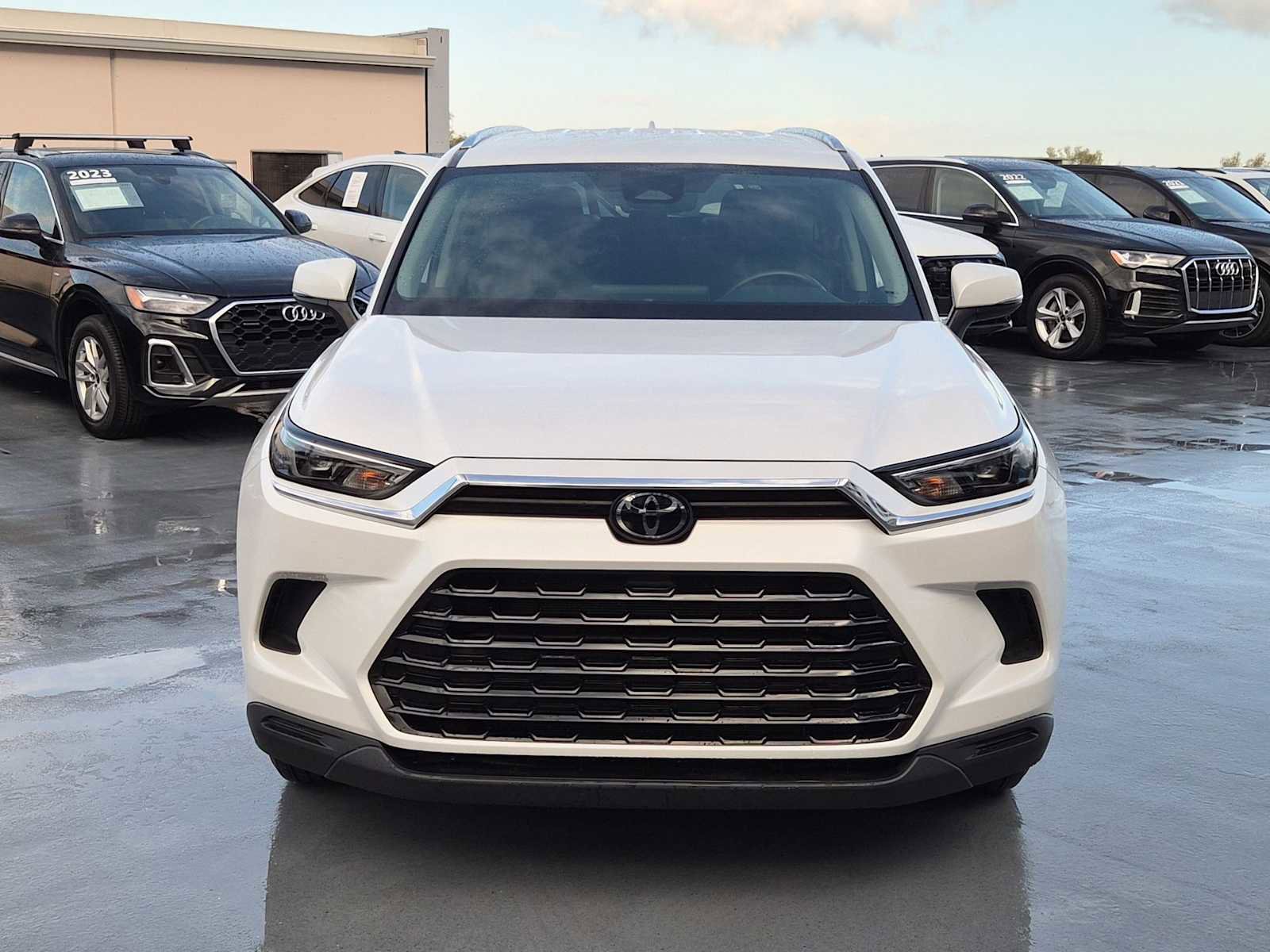 Used 2024 Toyota Grand Highlander XLE image 9