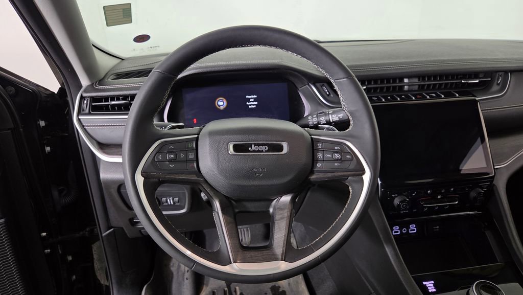 Used 2023 Jeep Grand Cherokee L Limited w/ Luxury Tech Group II AWD/4WD image 18