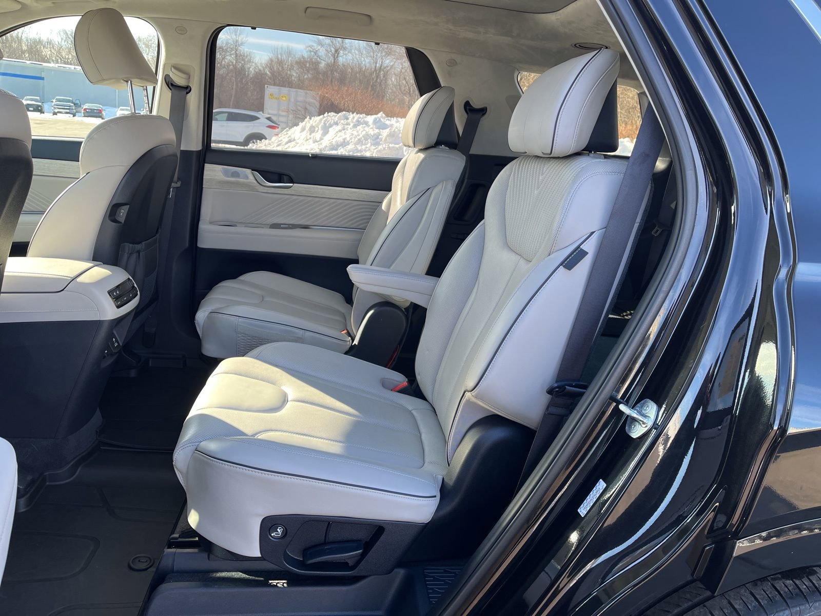 Used 2023 Hyundai Palisade Calligraphy image 14