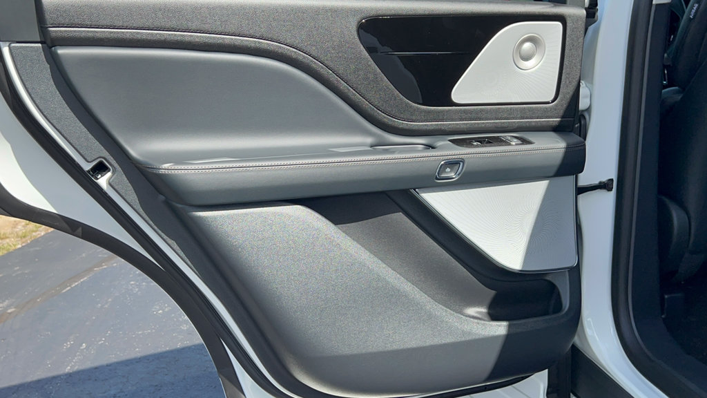 New 2027 Lincoln Aviator Reserve AWD/4WD image 33
