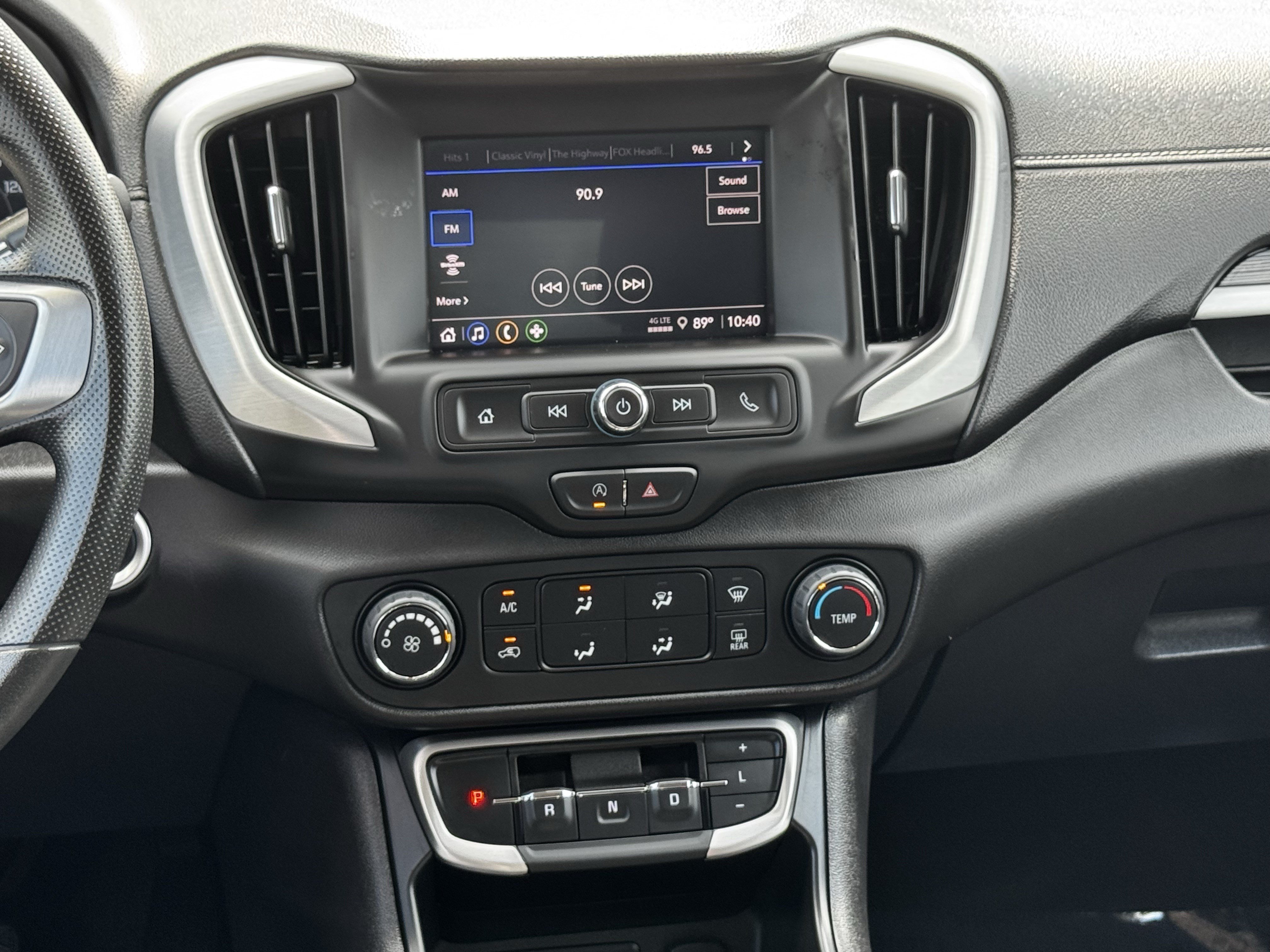 Used 2024 GMC Terrain SLE FWD image 16