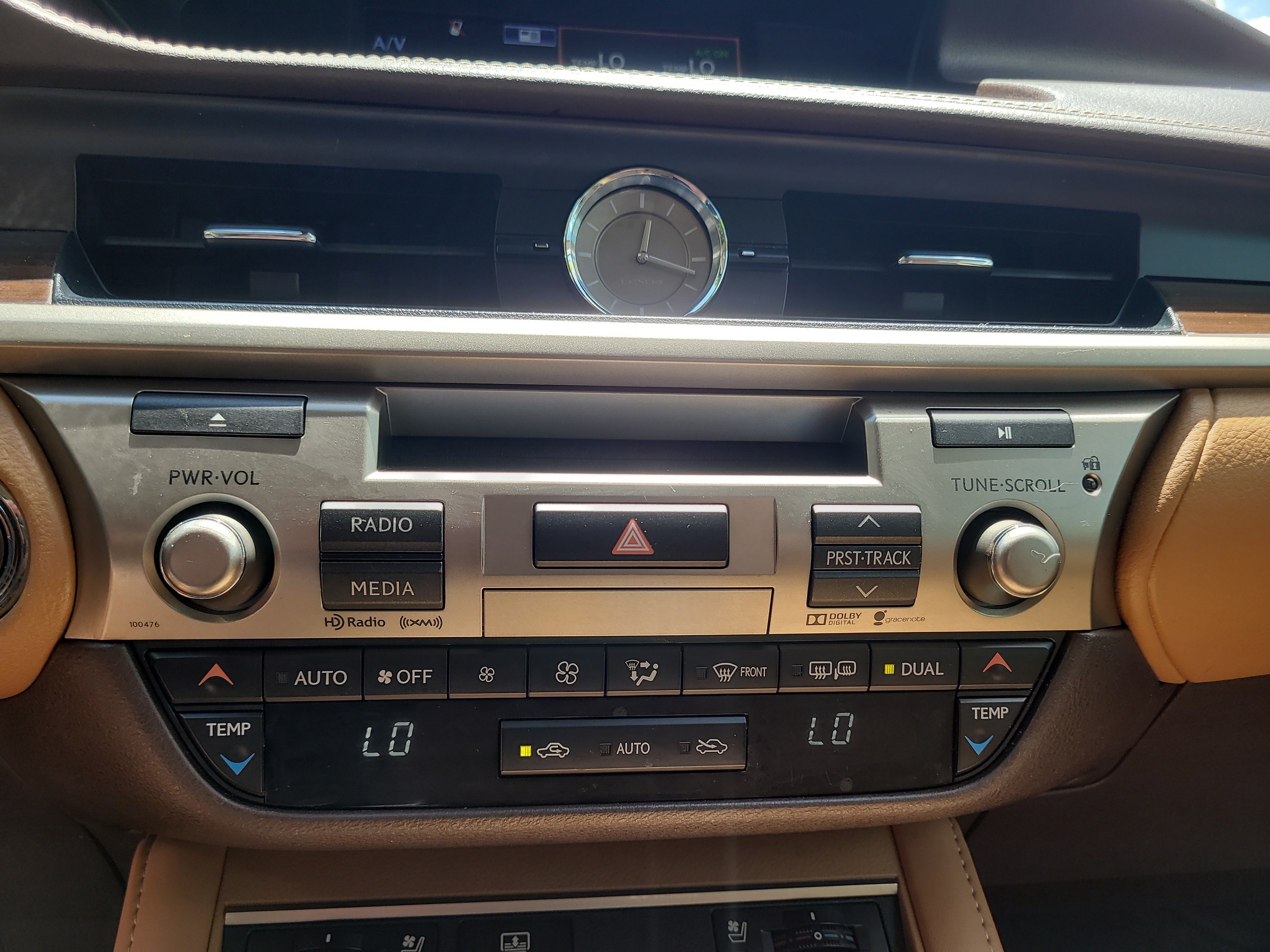 Used 2016 Lexus ES 350 w/ Luxury Package w/Wood Trim FWD image 27