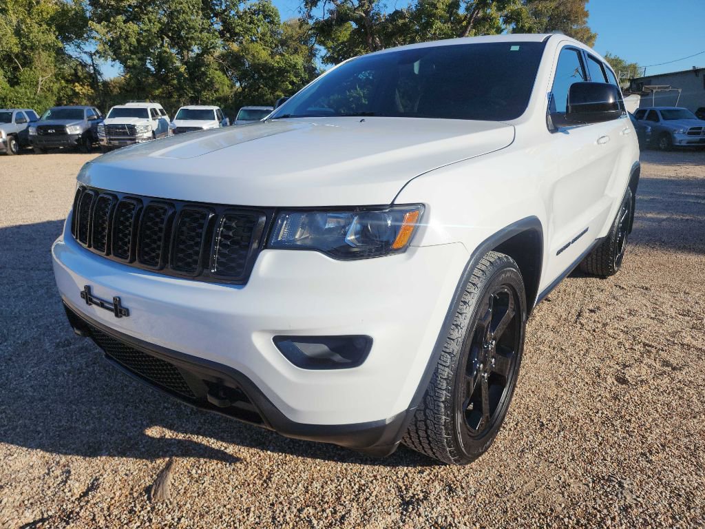 Used 2018 Jeep Grand Cherokee Laredo AWD/4WD image 2