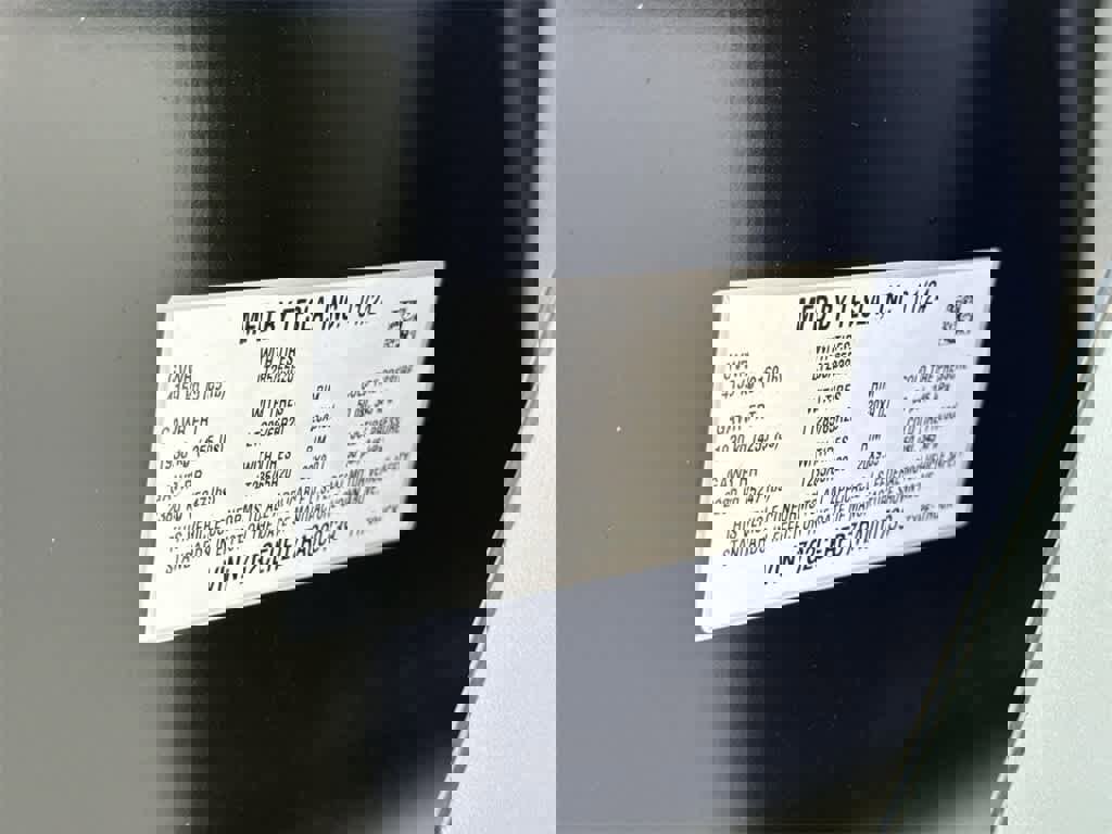 Used 2024 Tesla Cybertruck AWD Crew Cab image 10