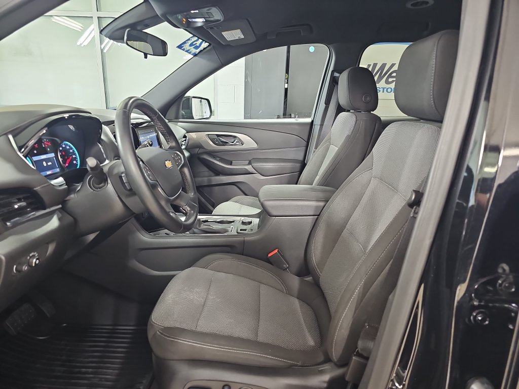 Used 2023 Chevrolet Traverse LT FWD image 21