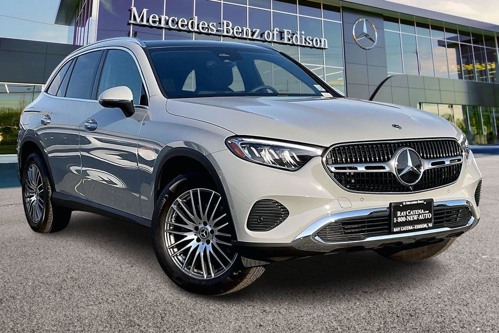 Used 2026 Mercedes-Benz GLC 300 4MATIC image 1