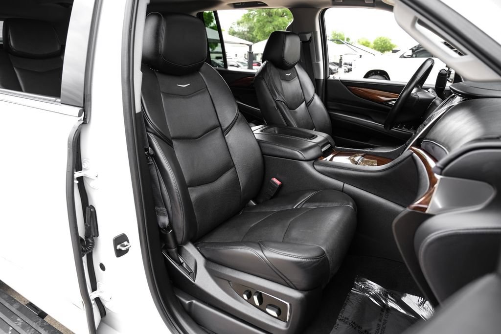 Used 2019 Cadillac Escalade ESV Premium Luxury RWD image 31