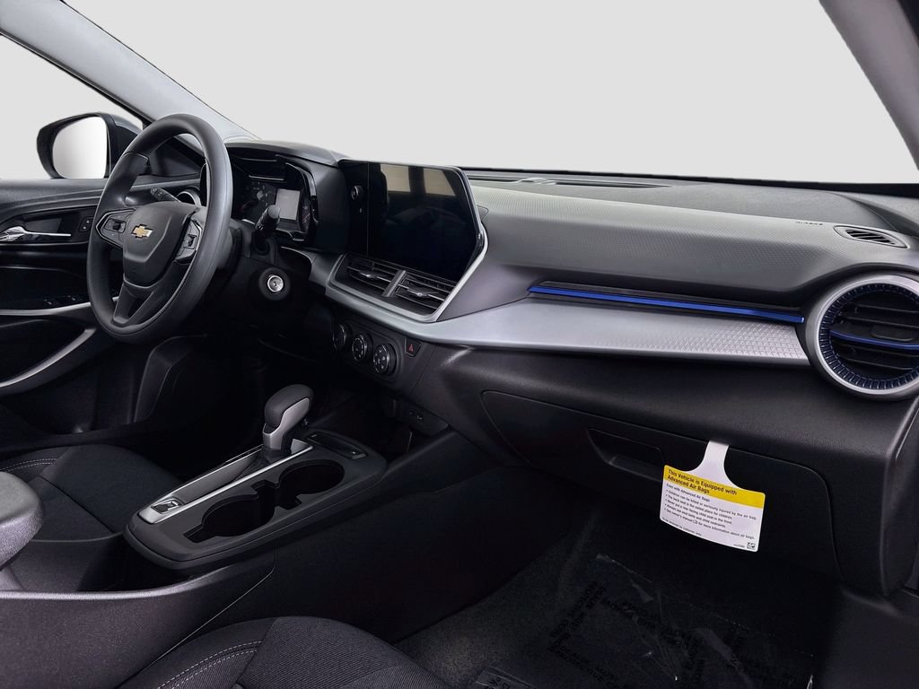 New 2026 Chevrolet Trax LS w/ LS Convenience Package FWD image 27