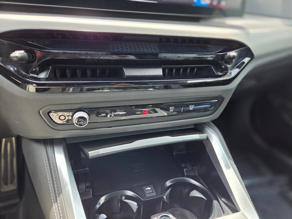 Used 2026 BMW 430i Convertible RWD image 33