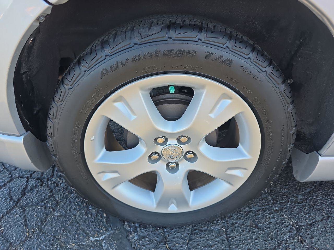 Used 2007 Toyota Matrix XR image 17