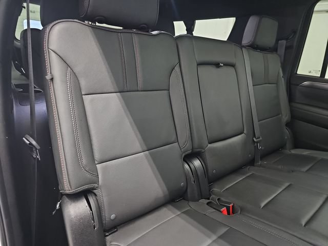 Used 2024 Chevrolet Suburban RST w/ Luxury Package AWD/4WD image 32
