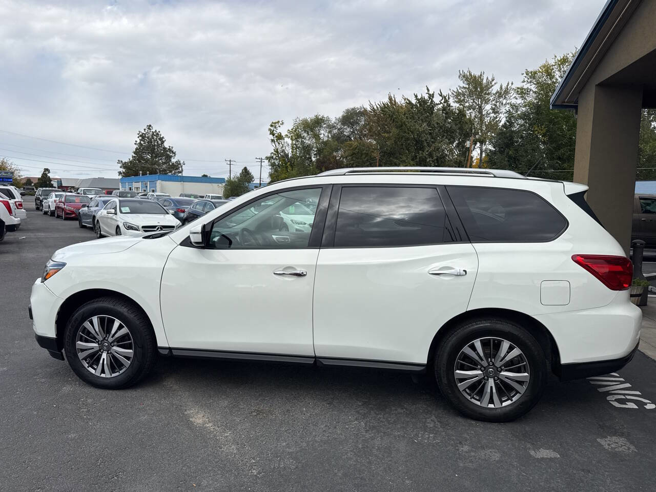 Used 2018 Nissan Pathfinder S image 4