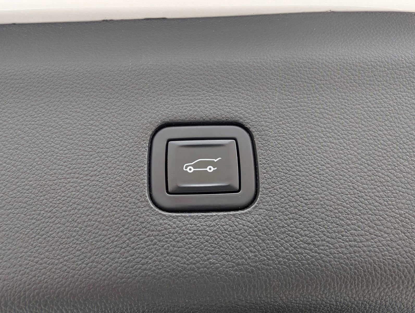 Used 2020 Buick Enclave Avenir w/ Avenir Technology Package AWD/4WD image 32