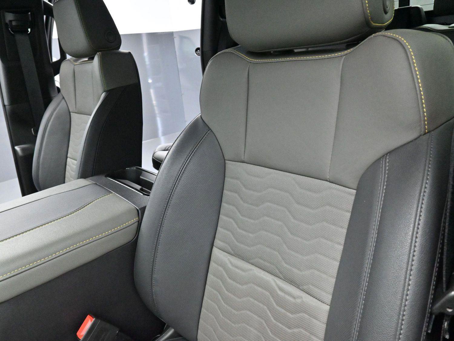 Used 2023 Chevrolet Silverado 1500 ZR2 w/ Technology Package image 15