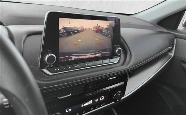 Used 2022 Nissan Rogue SV image 14