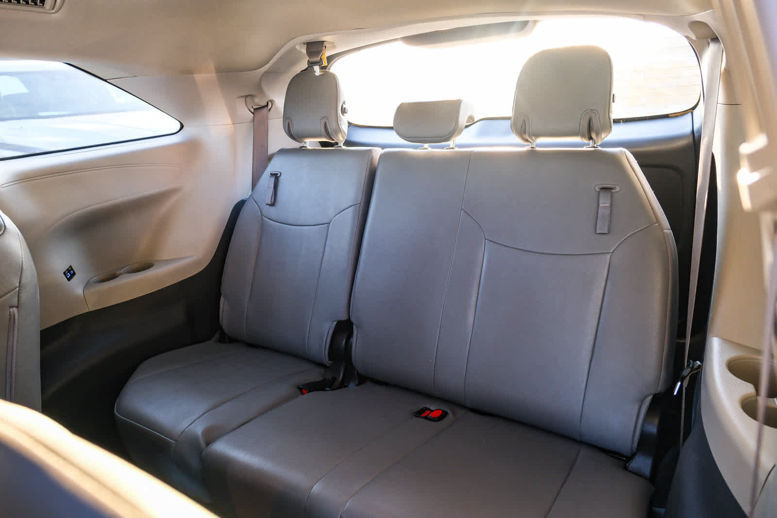 Certified 2024 Toyota Sienna XLE FWD image 20