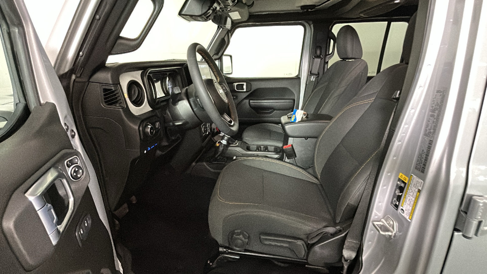 Used 2024 Jeep Wrangler Unlimited w/ Convenience Group AWD/4WD image 13