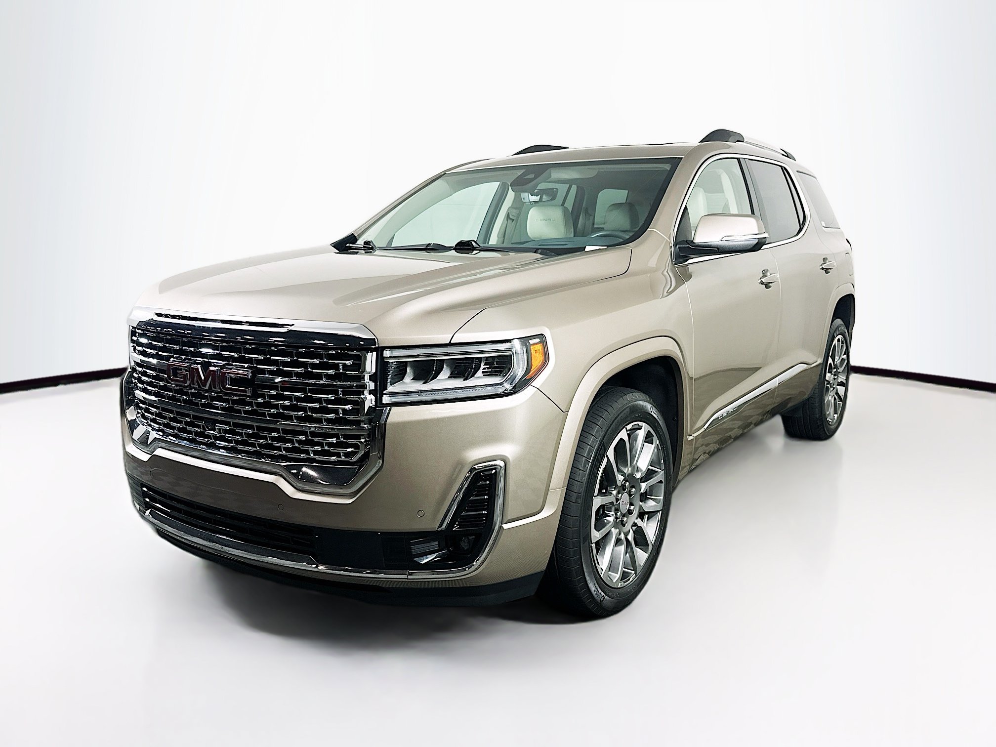 Used 2023 GMC Acadia Denali w/ Denali Ultimate Package FWD image 3