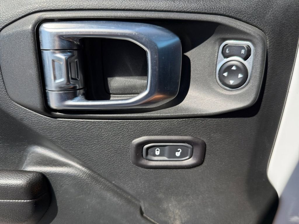 Used 2018 Jeep Wrangler Unlimited Rubicon w/ Steel Bumper Group AWD/4WD image 22