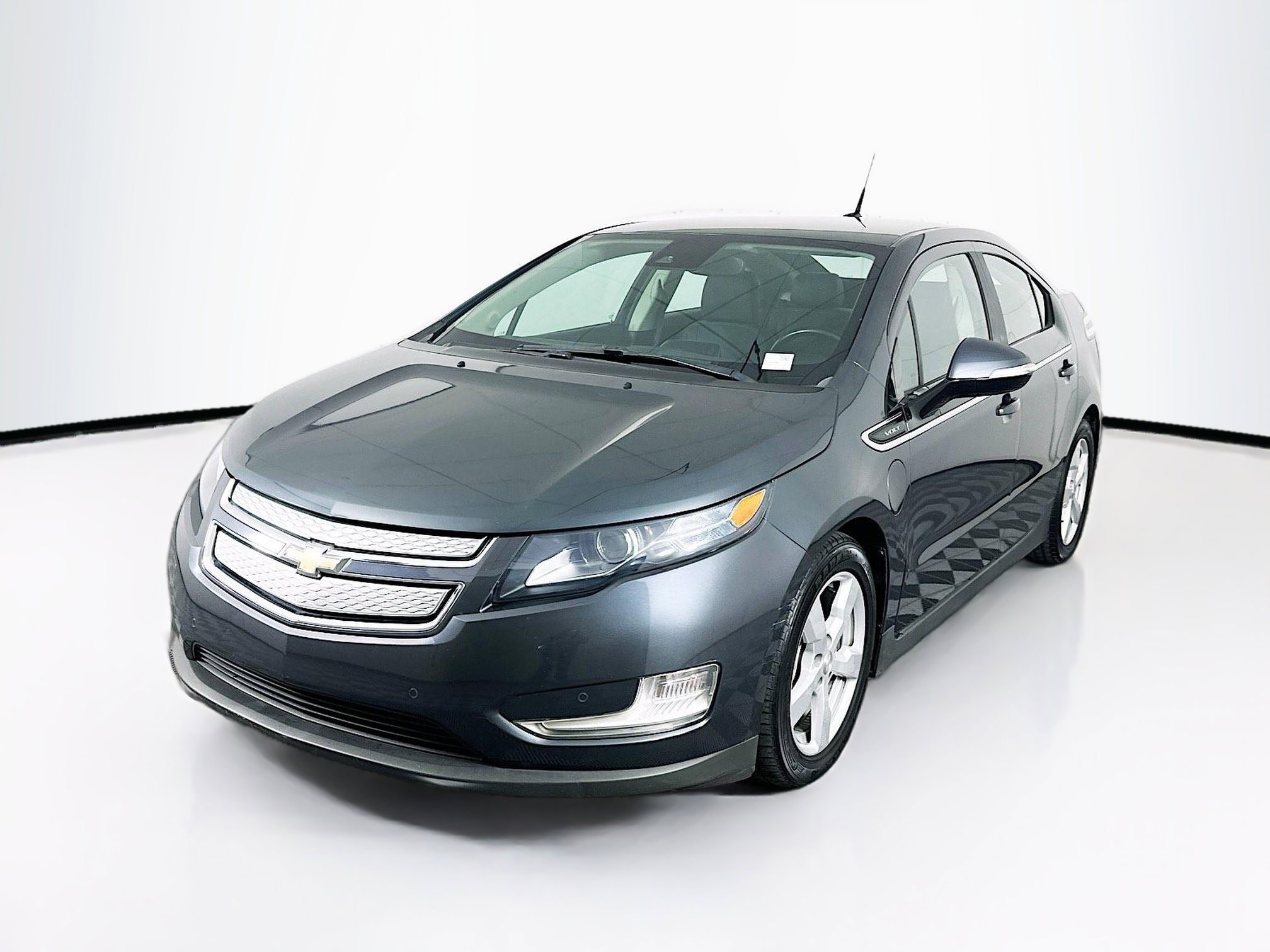 Used 2013 Chevrolet Volt Premium w/ Premium Trim Package FWD image 3