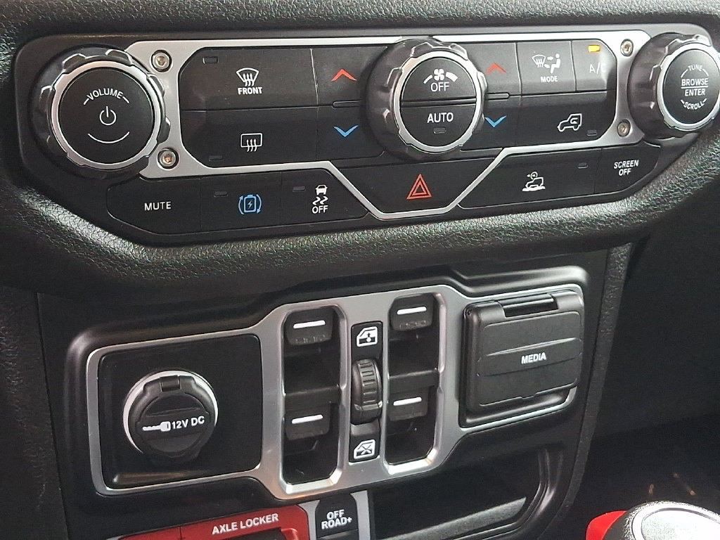 Used 2024 Jeep Wrangler Unlimited AWD/4WD image 15