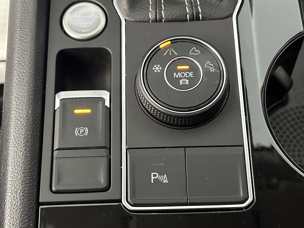 Used 2023 Volkswagen Atlas SEL AWD/4WD image 26