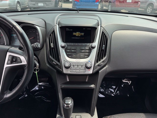 Used 2017 Chevrolet Equinox LT w/ Convenience Package AWD/4WD image 2