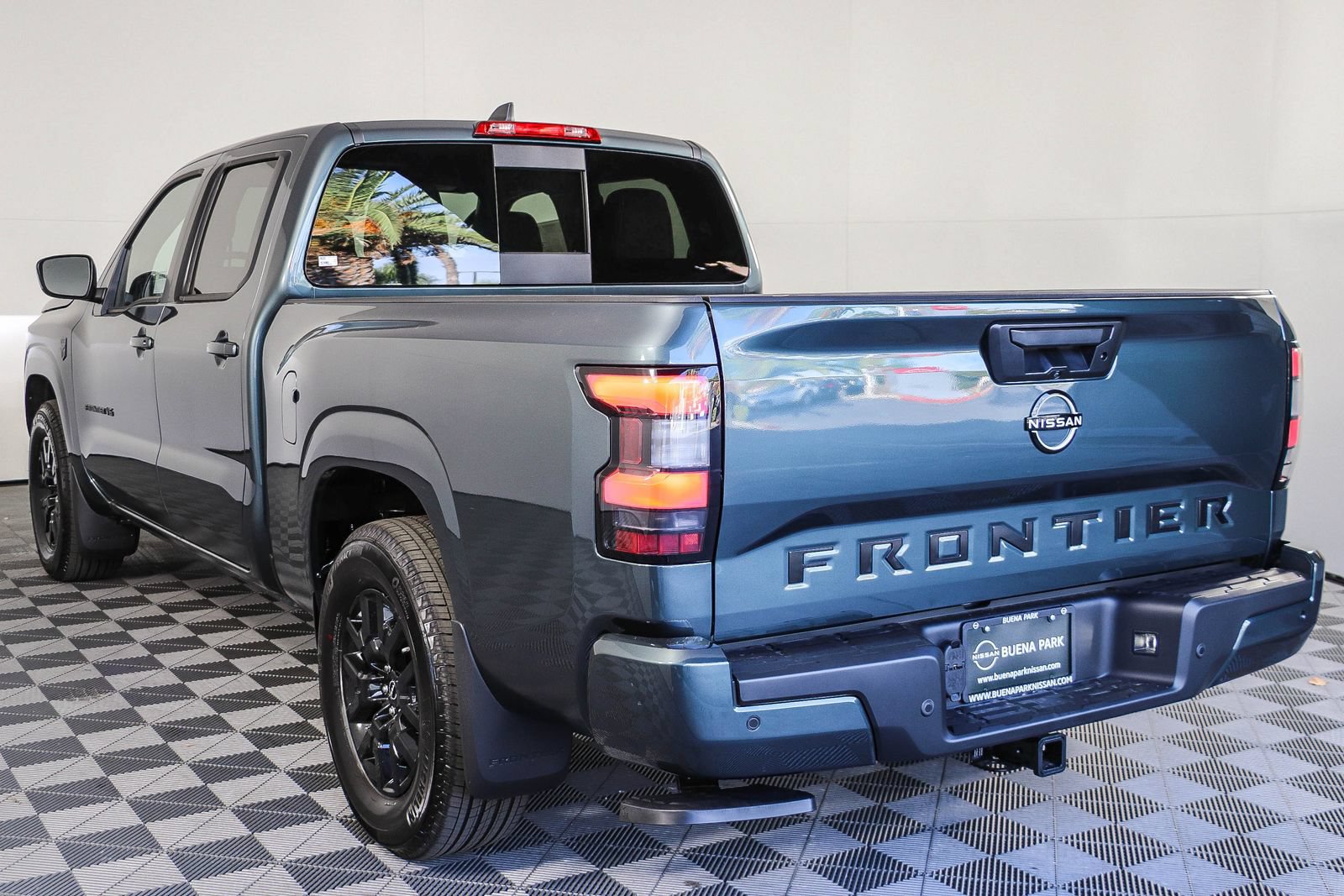 New 2027 Nissan Frontier SV w/ Tow Package RWD image 6