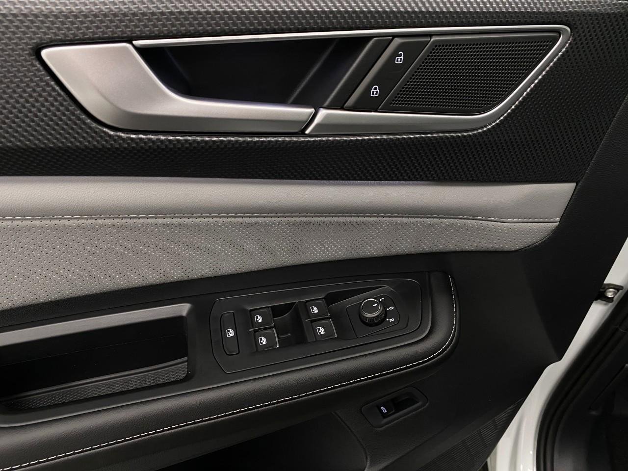New 2026 Volkswagen Atlas Cross Sport SEL image 33