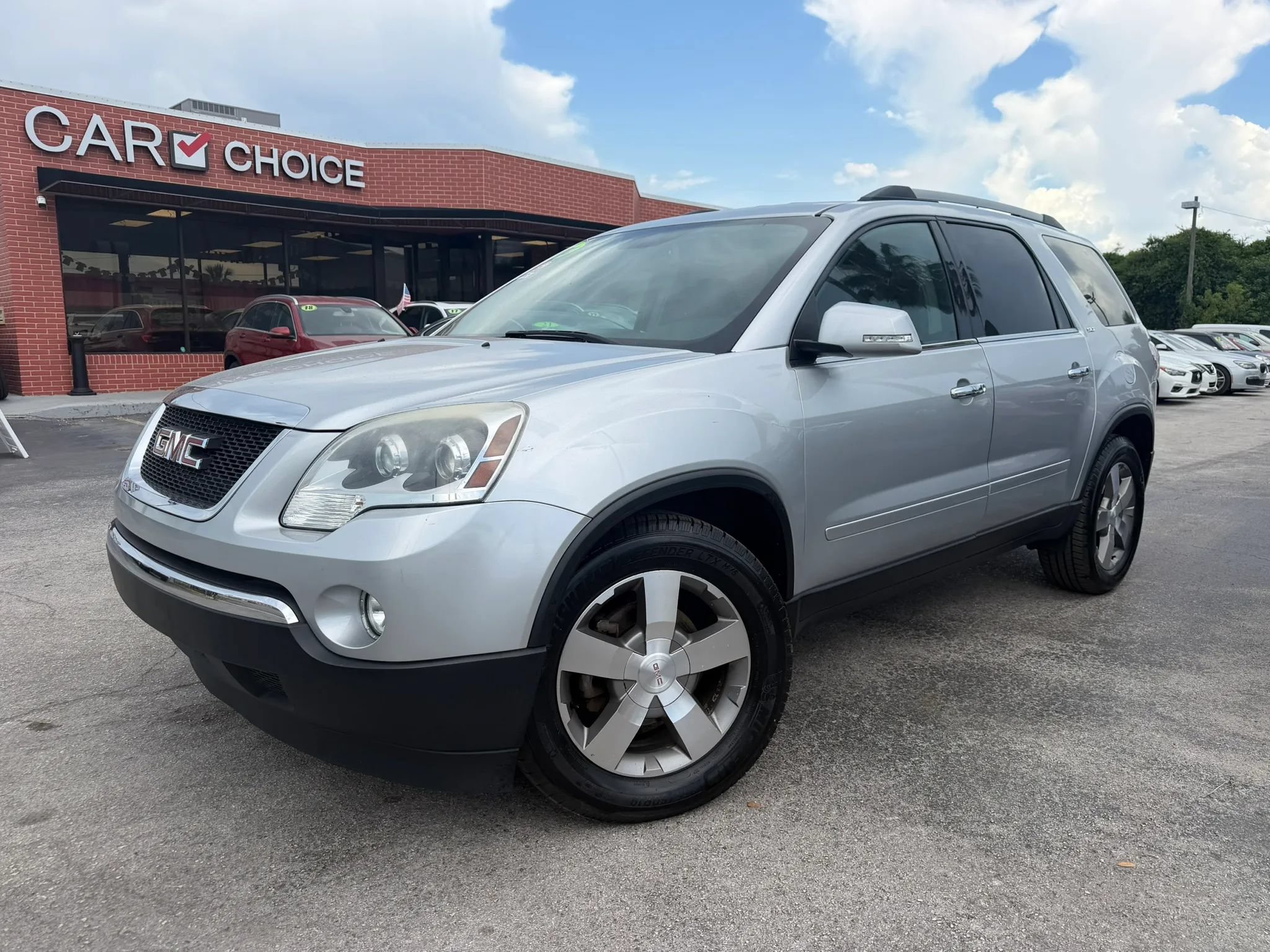 Used 2012 GMC Acadia SLT FWD image 1