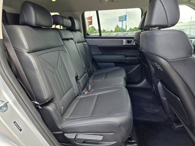 Used 2025 Hyundai Santa Fe SEL FWD image 26