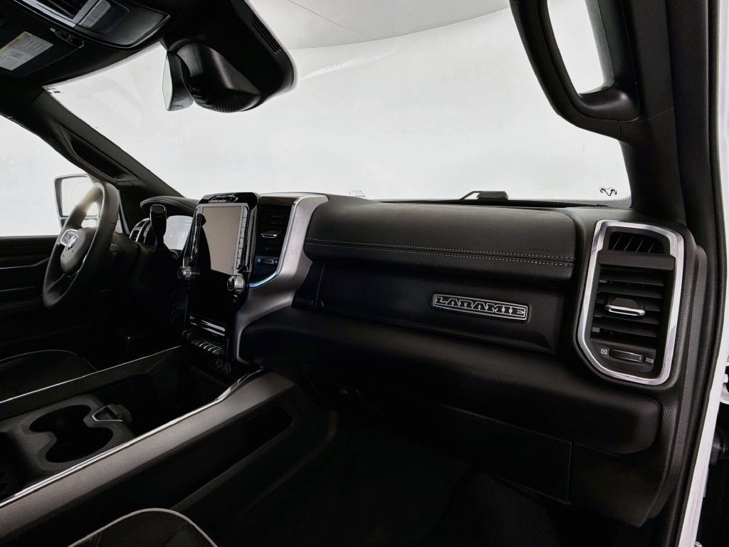 Used 2025 RAM 2500 Laramie AWD/4WD image 30