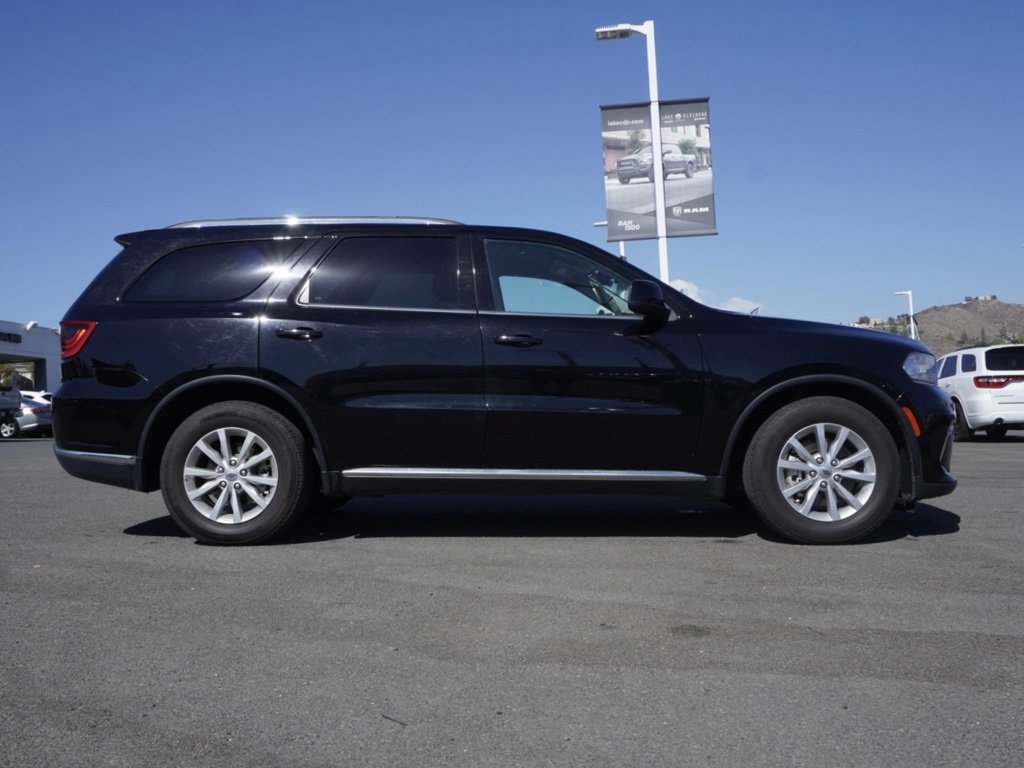 Certified 2022 Dodge Durango SXT image 3