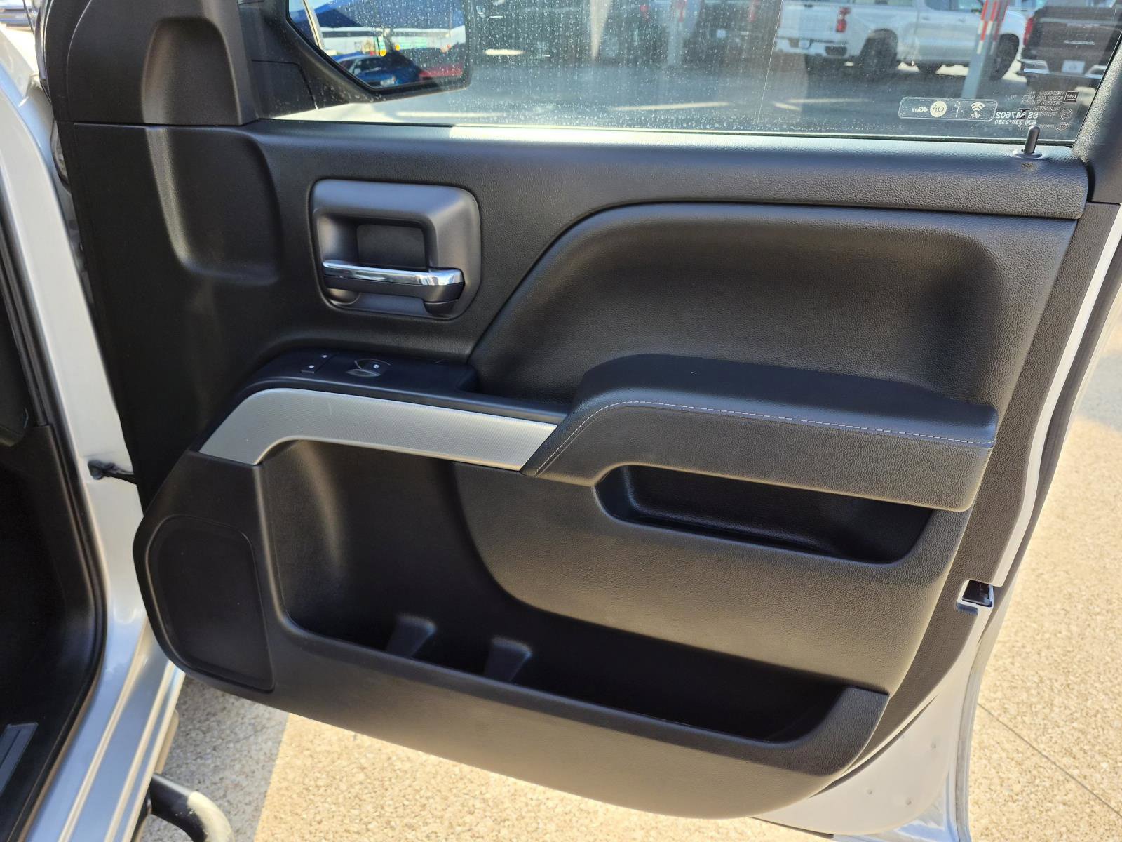 Used 2017 Chevrolet Silverado 1500 LT w/ Redline Edition AWD/4WD image 9