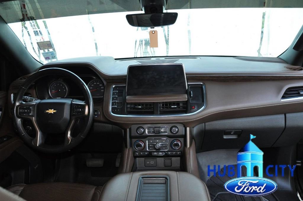 Used 2021 Chevrolet Suburban High Country w/ Premium Package RWD image 18