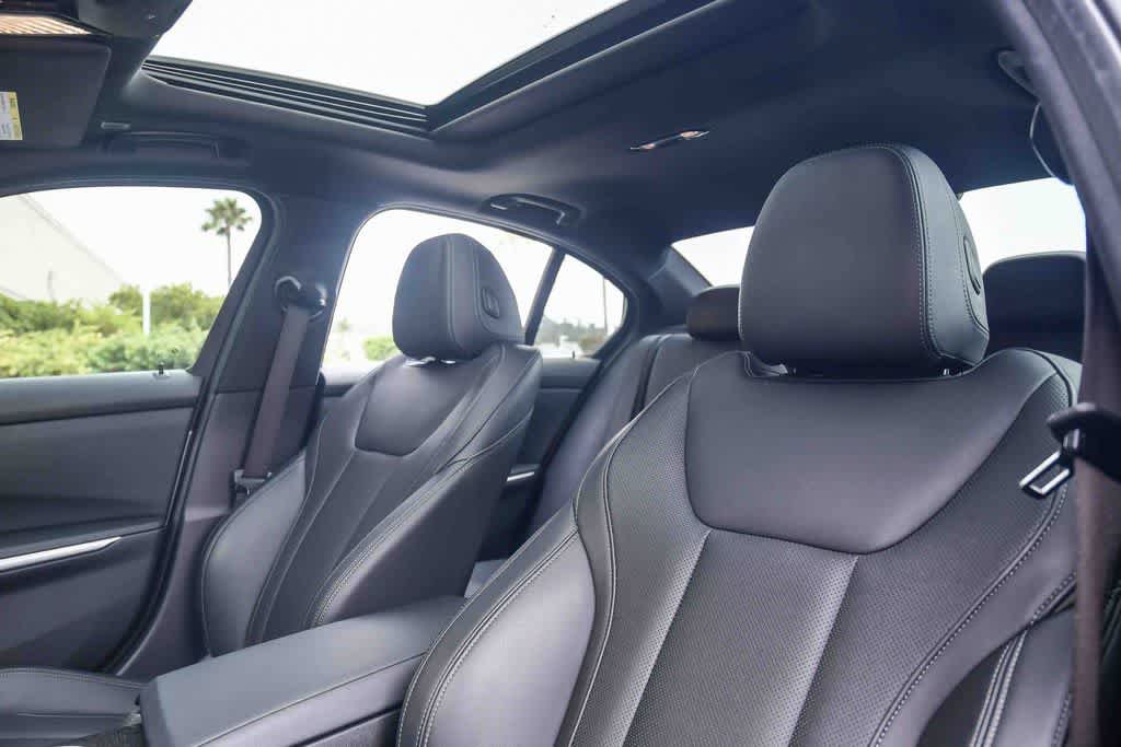 Used 2024 BMW 330i Sedan w/ M Sport Package RWD image 19
