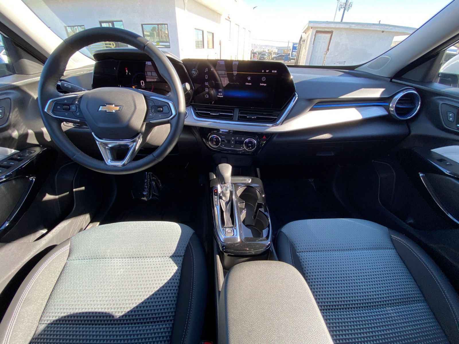 Used 2025 Chevrolet Trax LT w/ LT Convenience Package image 33