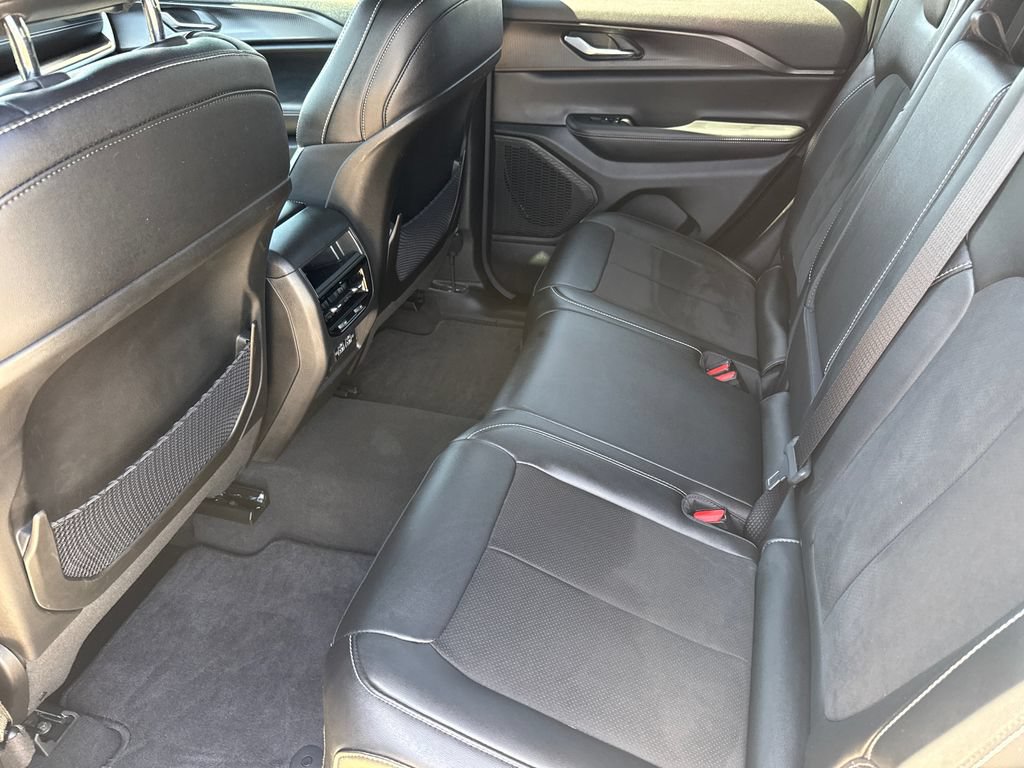 Used 2024 Jeep Grand Cherokee Altitude RWD image 17