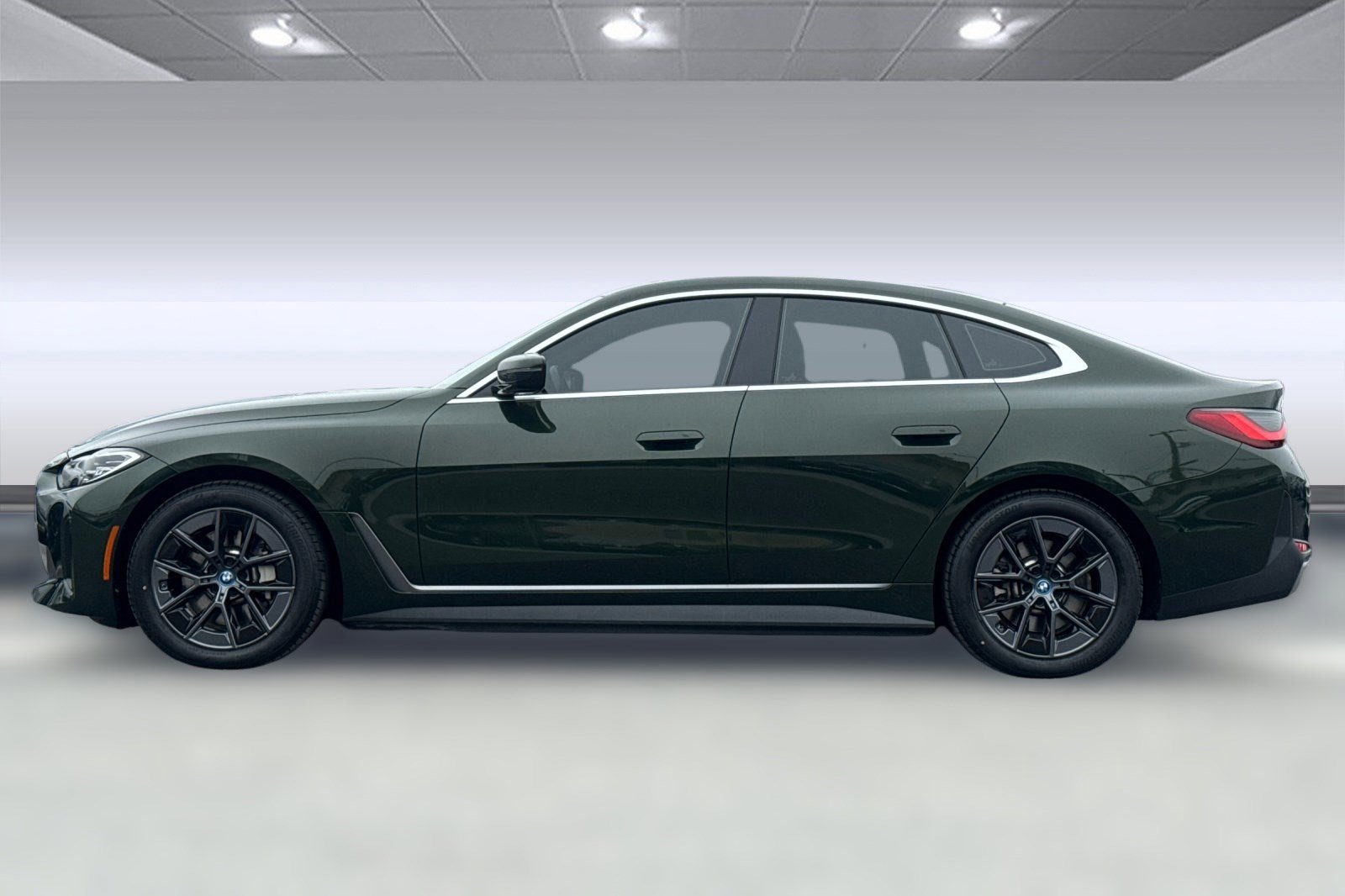 Certified 2023 BMW i4 eDrive35 w/ Premium Package image 2