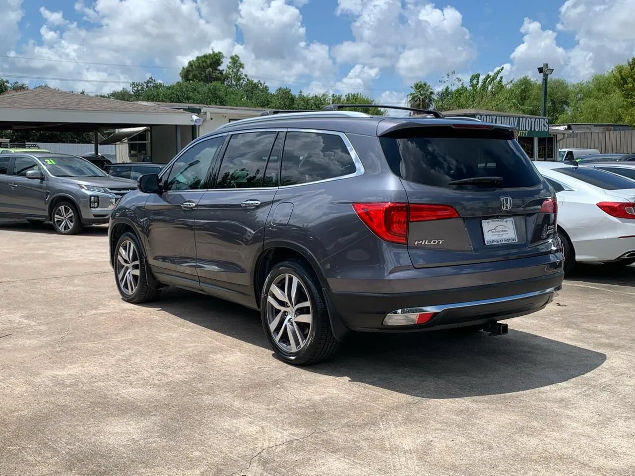 Used 2016 Honda Pilot Elite image 5